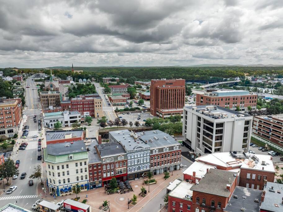 Historic Hotel, Heart Of Bangor, Fiber Wi-Fi, Roku Tv, Room # 206 Exterior foto