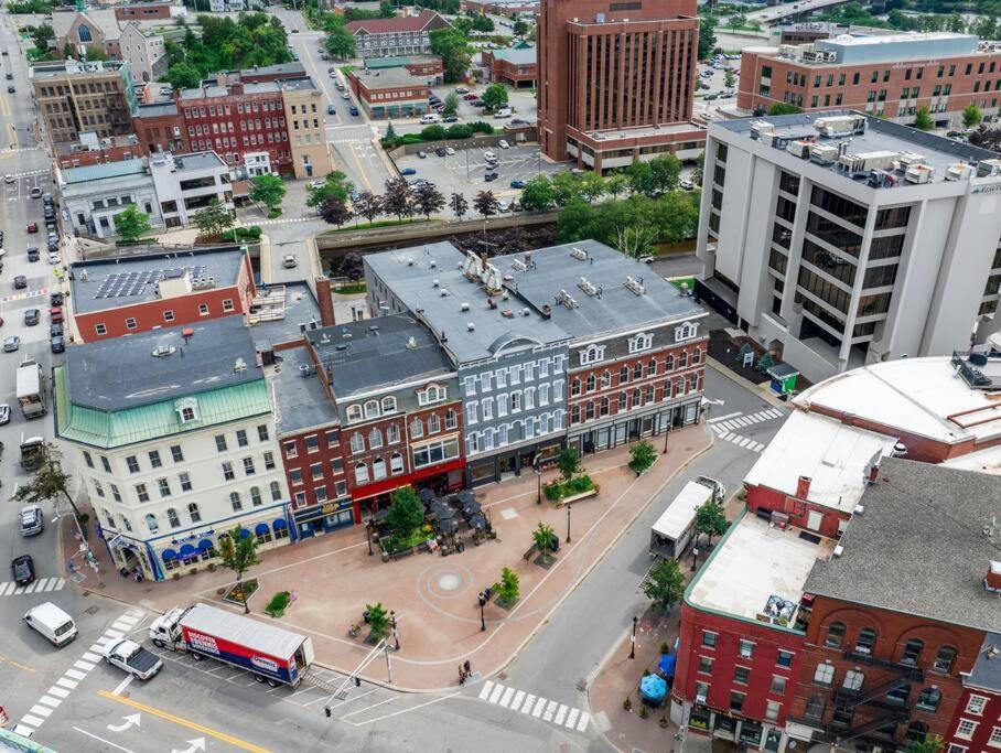 Historic Hotel, Heart Of Bangor, Fiber Wi-Fi, Roku Tv, Room # 206 Exterior foto